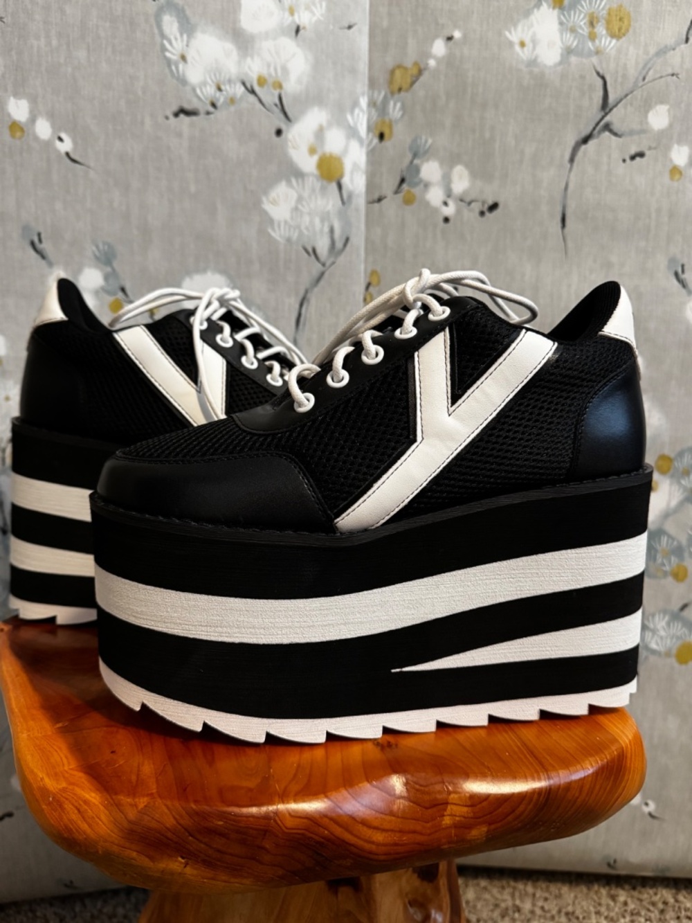 Brand New in Box YRU Karazii Flatform Sneakers - Picture 3 of 8